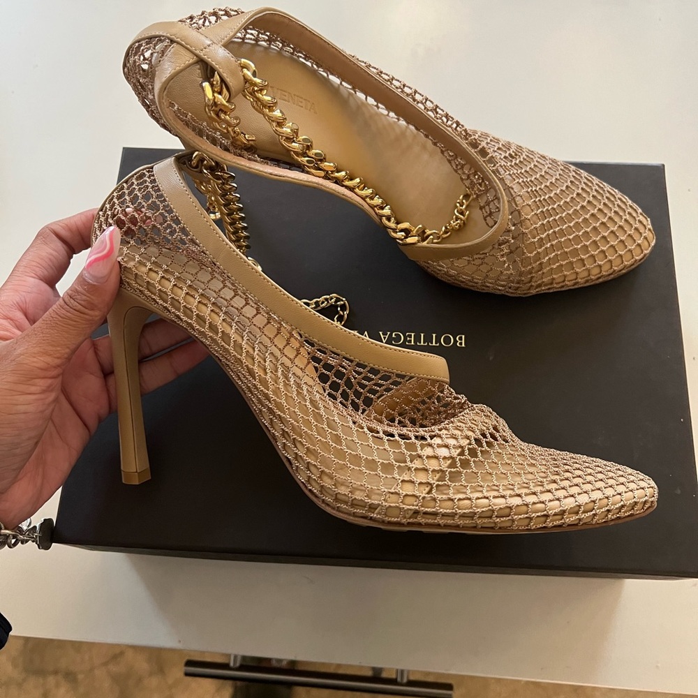 Bottega Veneta Beige Mesh Chain Slingback Pumps